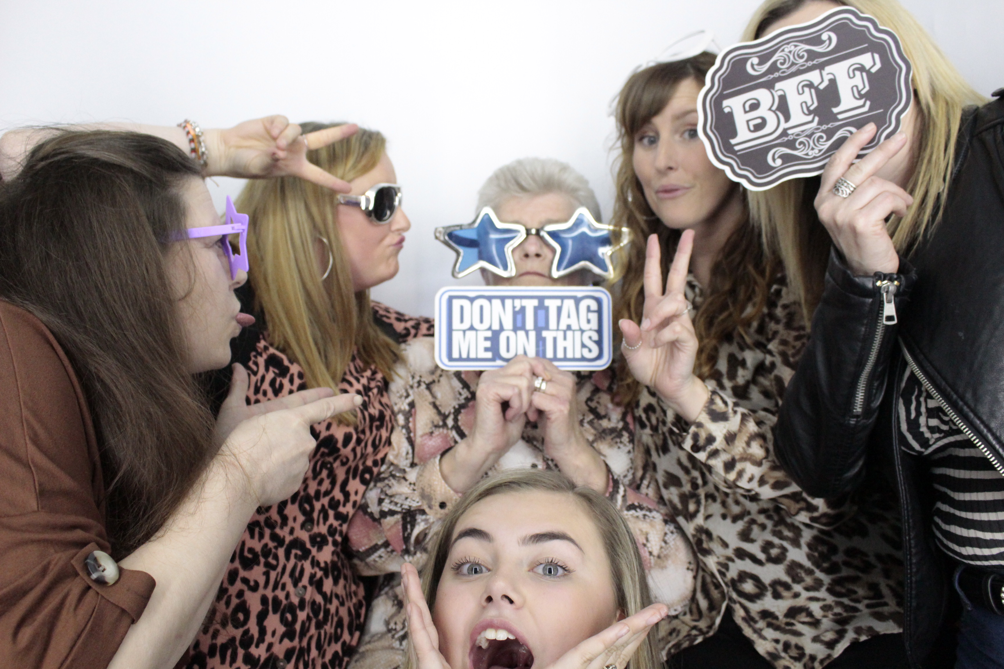 Mandy's 60th  Birthday Party | View more photos from the event at gallery.myphotoboothexperience.co.uk/u/MyPhotoBoothExperienceLtd/Mandys-60th-Birthday-Party